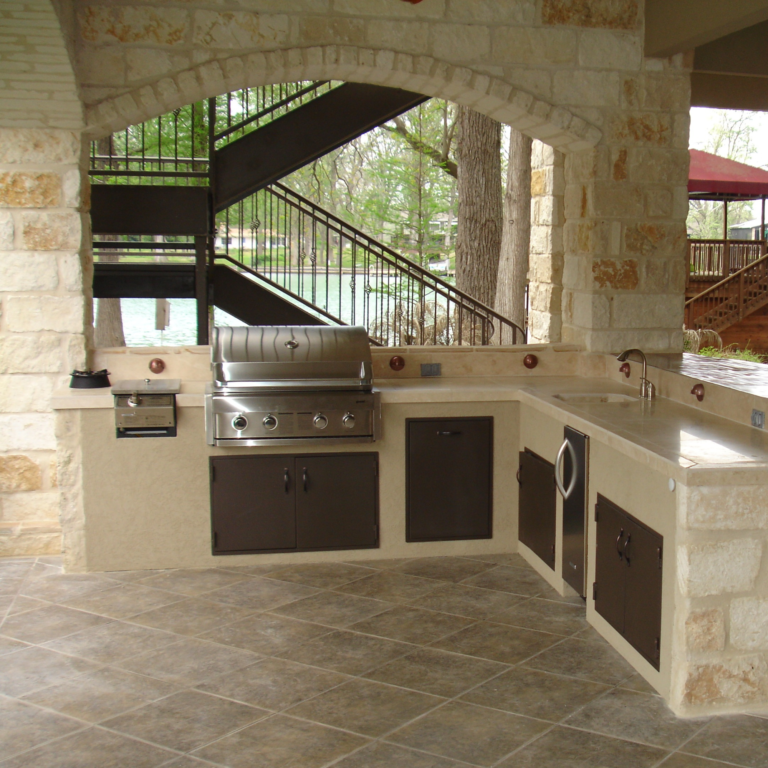 Rénovation extérieur pierre et espace barbecue aménagé
